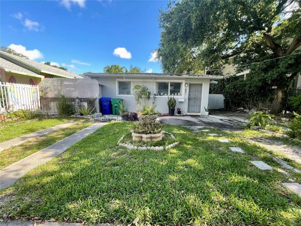 1874 NW 19th St , Miami, FL 33125