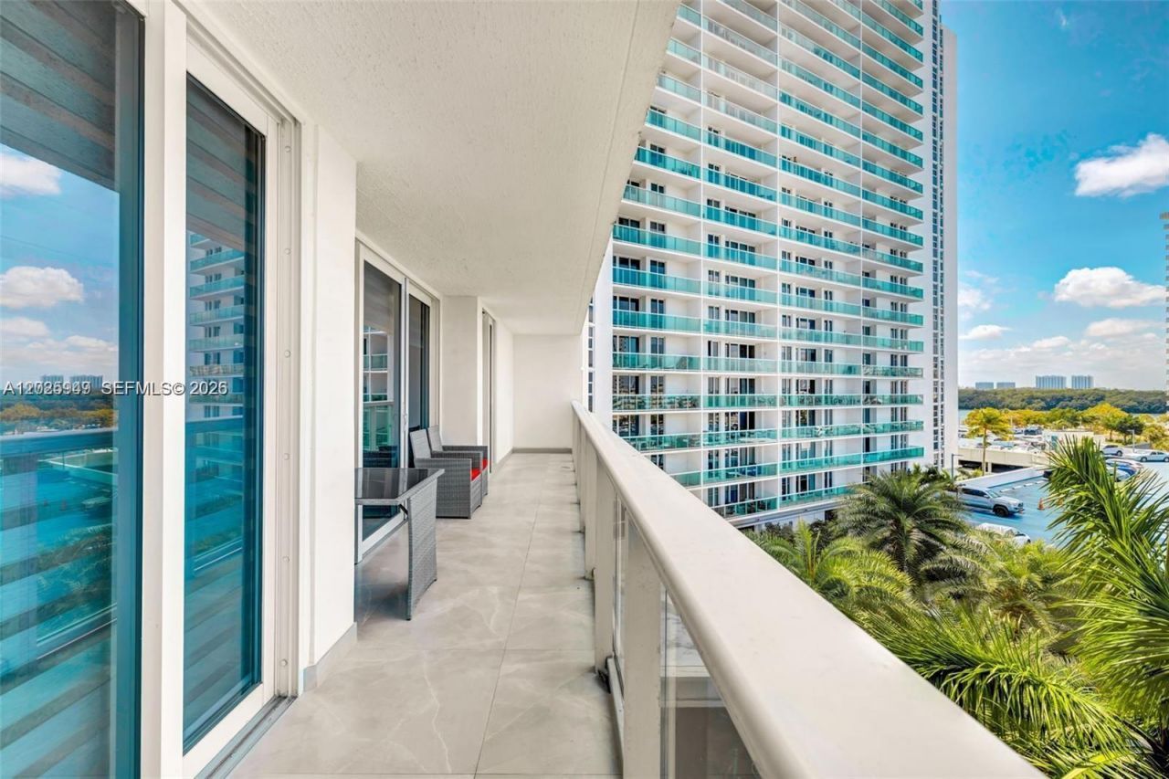 100 Bayview Dr , Unit 503, Sunny Isles Beach, FL 33160 Photo