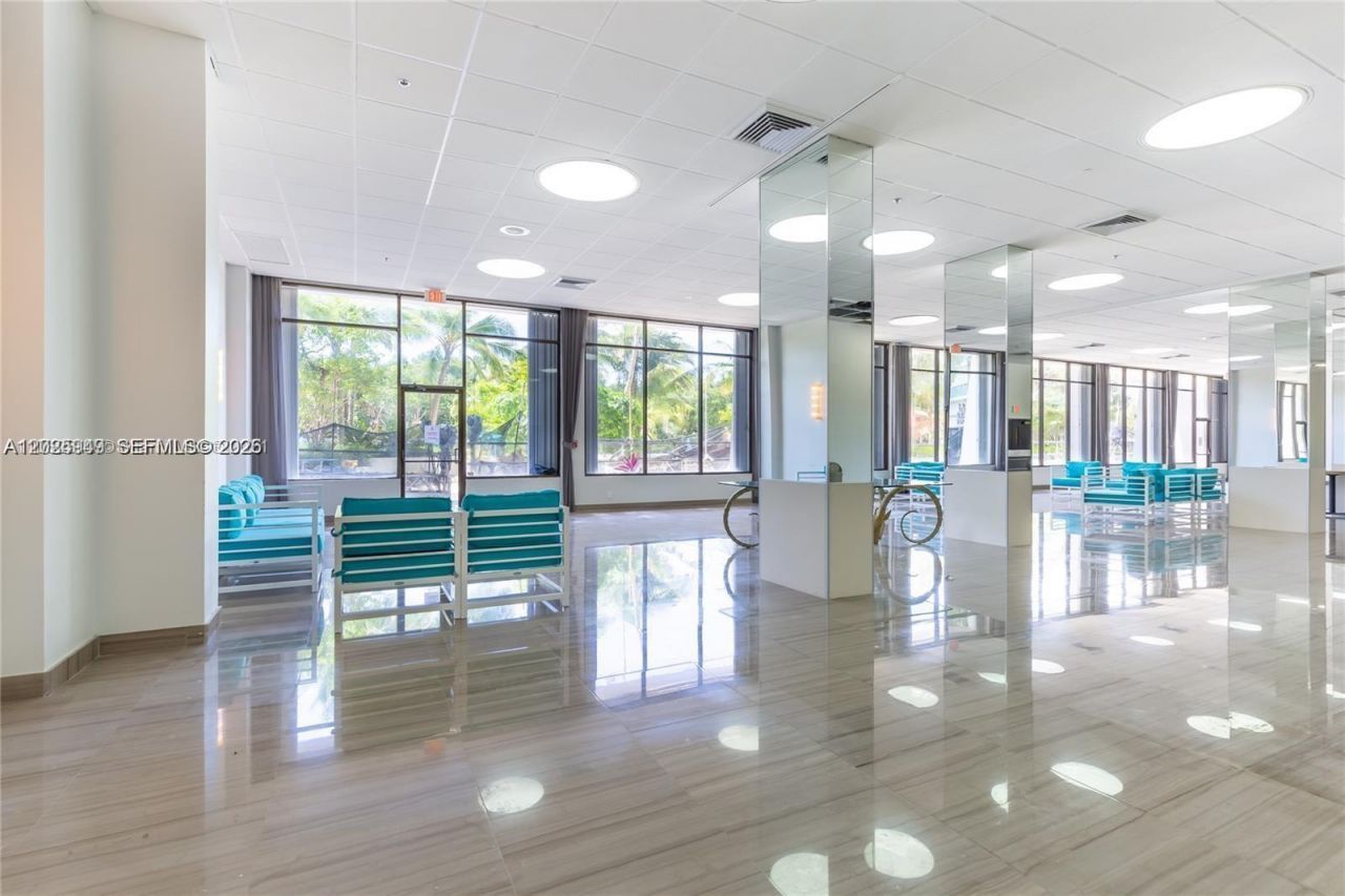 100 Bayview Dr , Unit 503, Sunny Isles Beach, FL 33160 Photo