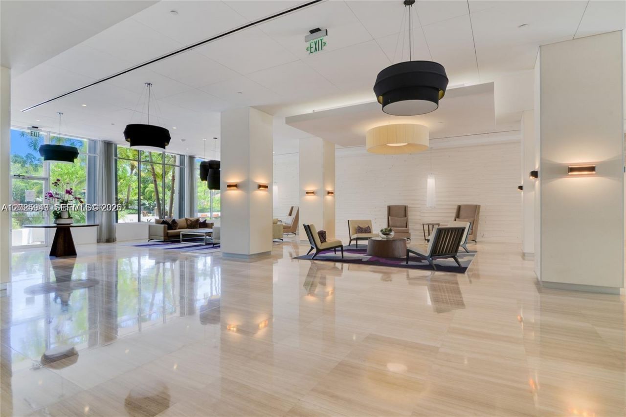 100 Bayview Dr , Unit 503, Sunny Isles Beach, FL 33160 Photo