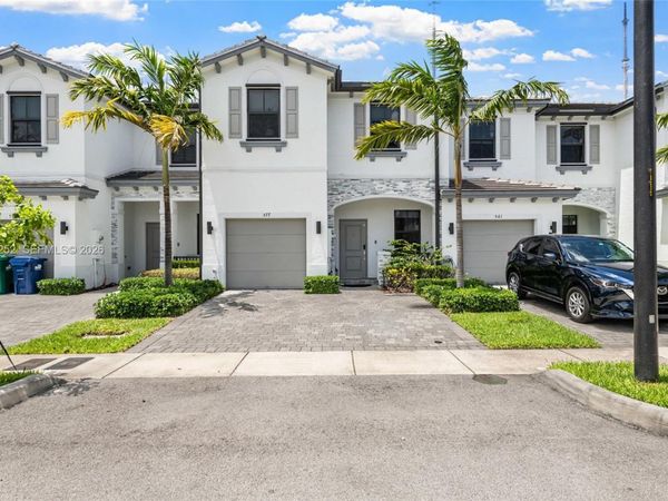 577 NW 204th St , Miami Gardens, FL 33169