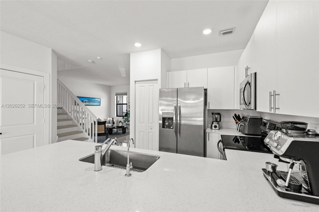 577 NW 204th St, Miami Gardens, FL 33169 Photo
