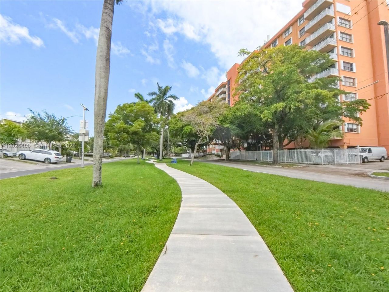 2430 NE 135th St, Unit 101, North Miami, FL 33181 Photo