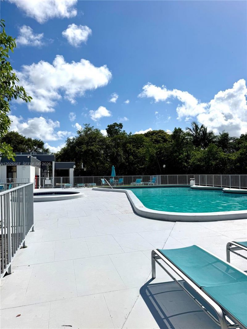19440 NE 26th Ave, Unit 52B, Miami, FL 33180 Photo