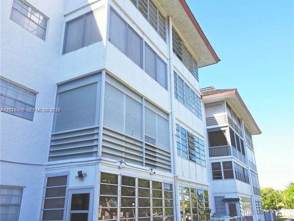 4140 NW 44th Ave , Unit 411, Lauderdale Lakes, FL 33319