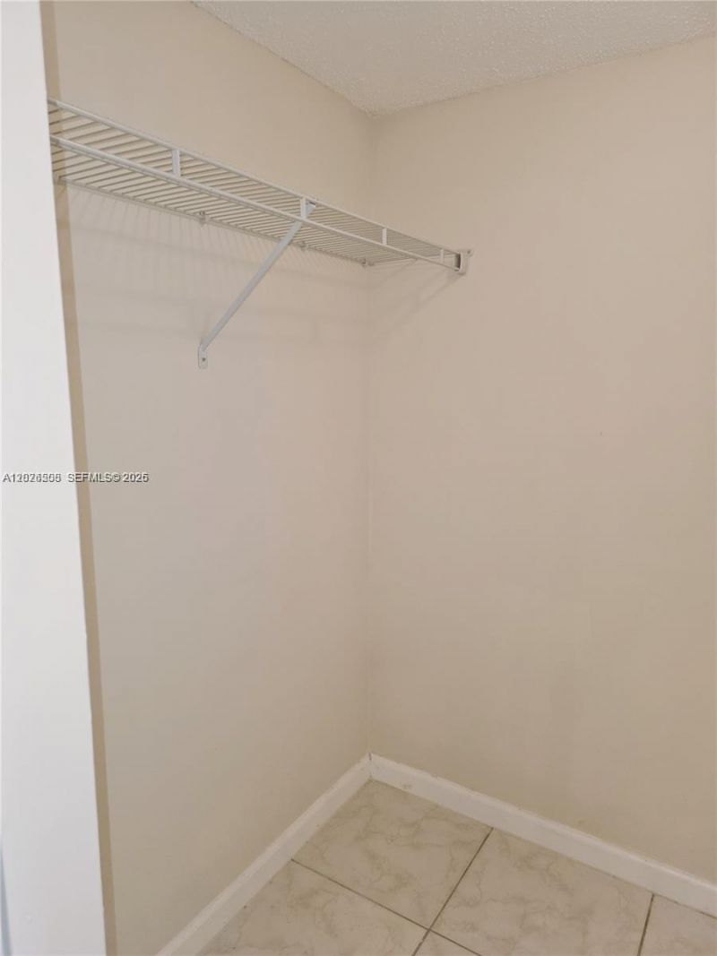4140 NW 44th Ave, Unit 411, Lauderdale Lakes, FL 33319 Photo