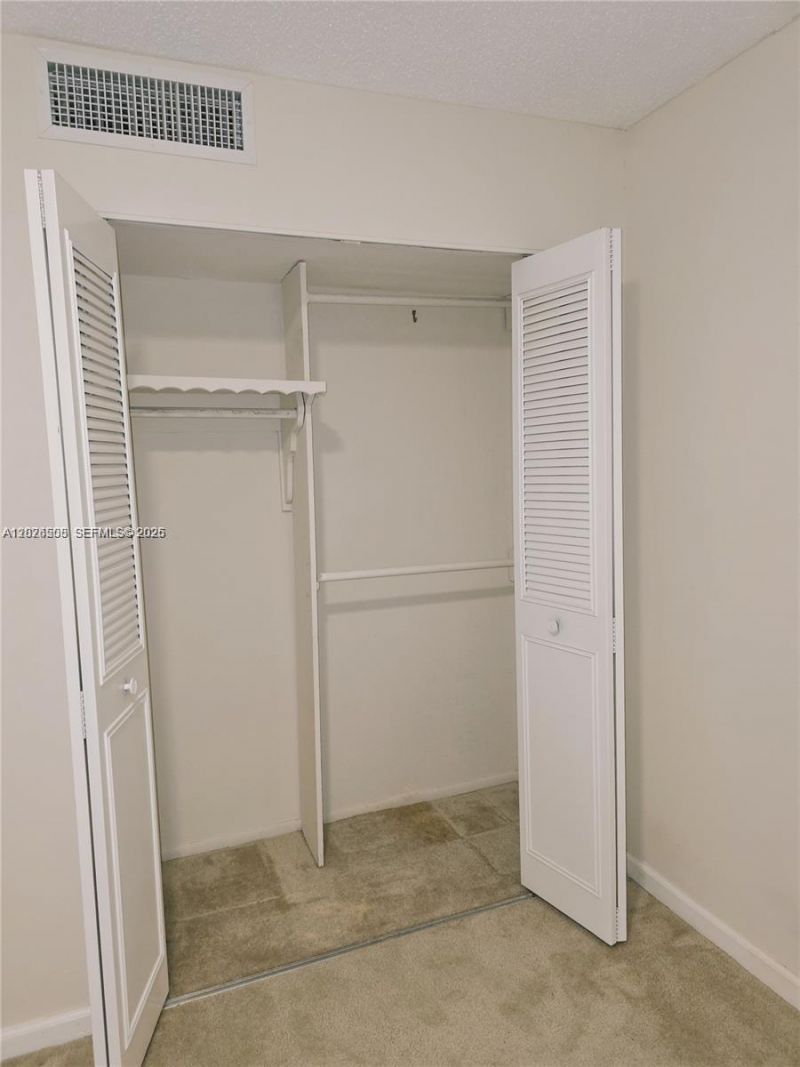4140 NW 44th Ave, Unit 411, Lauderdale Lakes, FL 33319 Photo