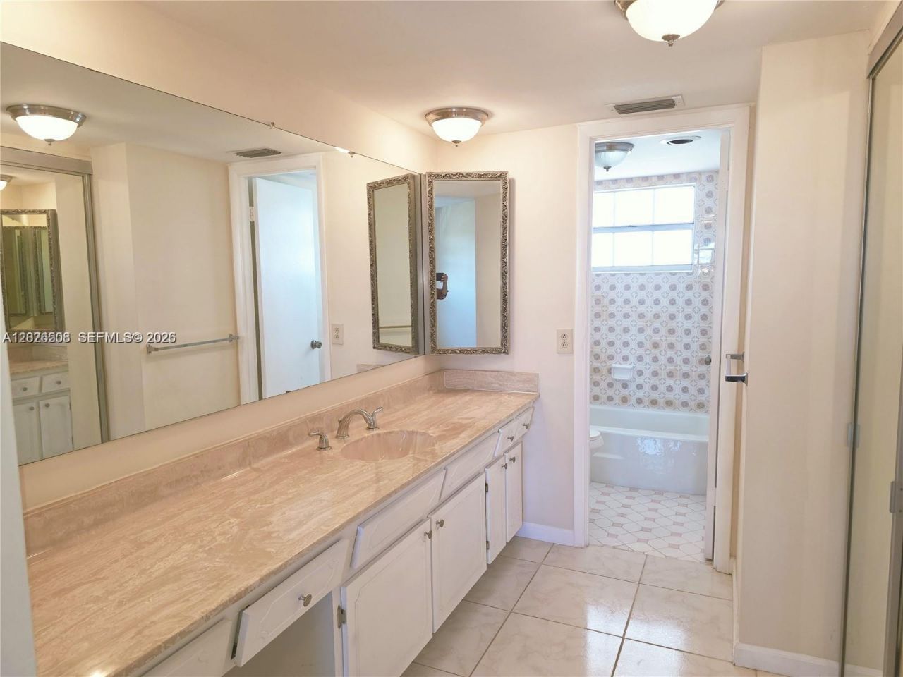 4140 NW 44th Ave, Unit 411, Lauderdale Lakes, FL 33319 Photo