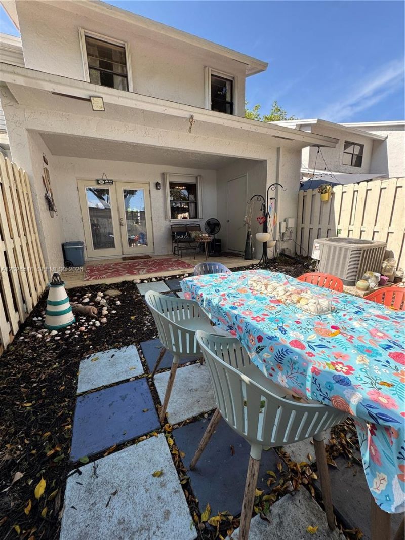 10428 NW 3rd St , Pembroke Pines, FL 33026 Photo