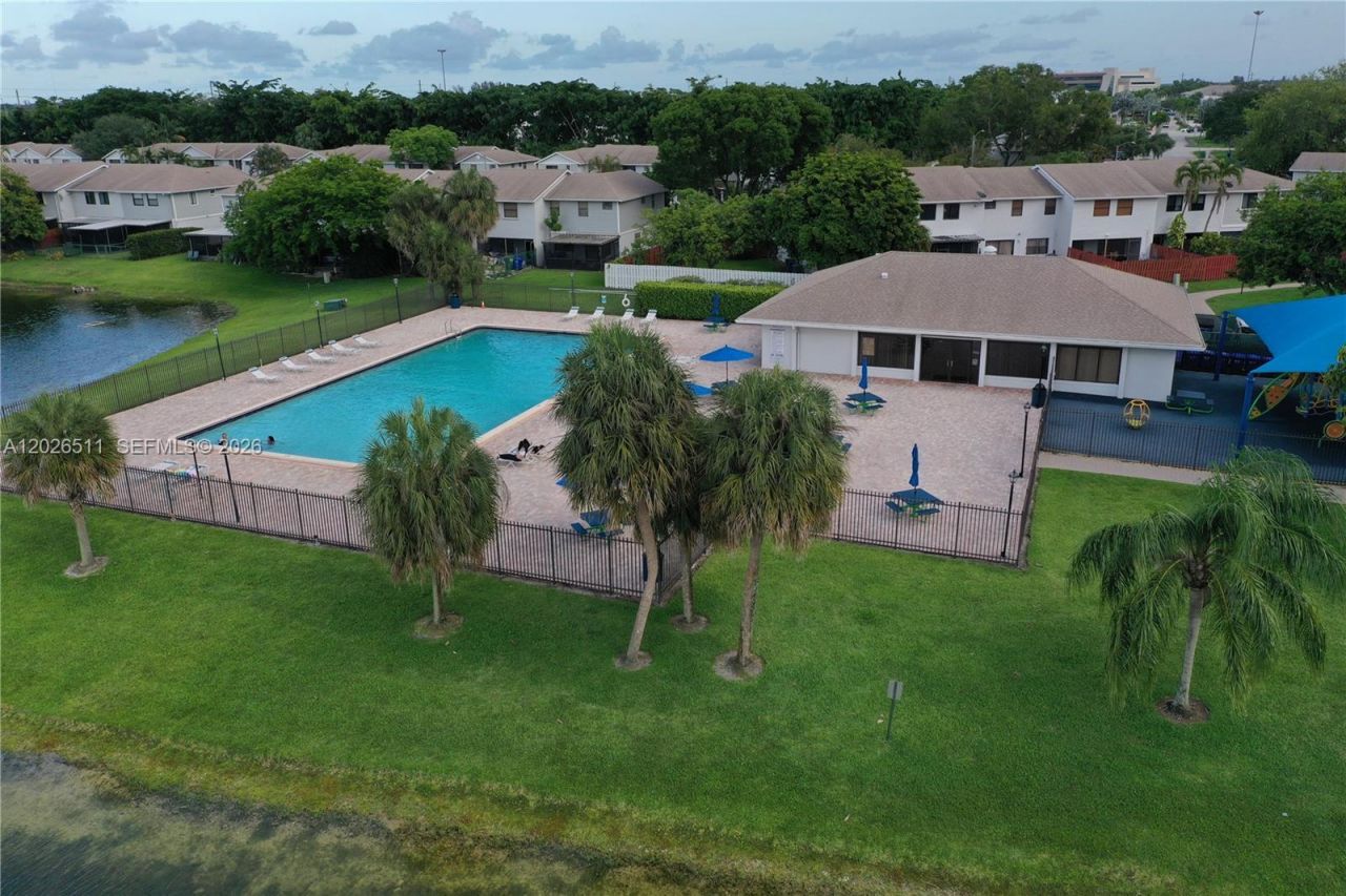 10428 NW 3rd St , Pembroke Pines, FL 33026 Photo