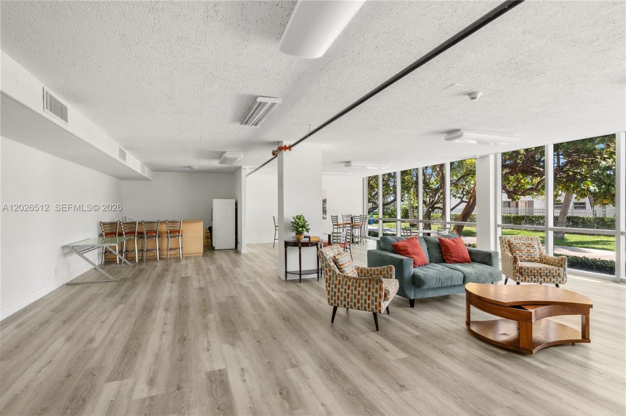2655 Collins Ave , Unit 2308, Miami Beach, FL 33140 Photo