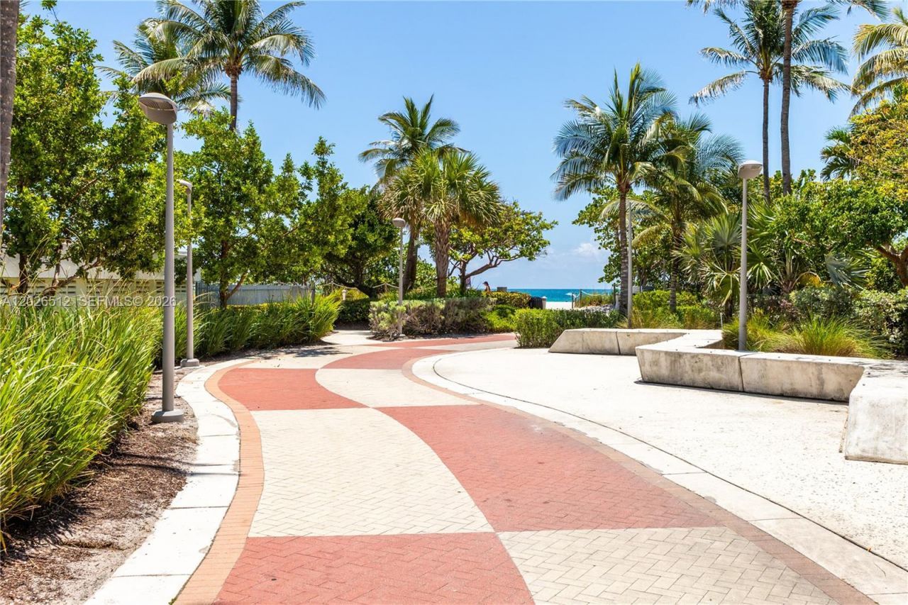 2655 Collins Ave , Unit 2308, Miami Beach, FL 33140 Photo