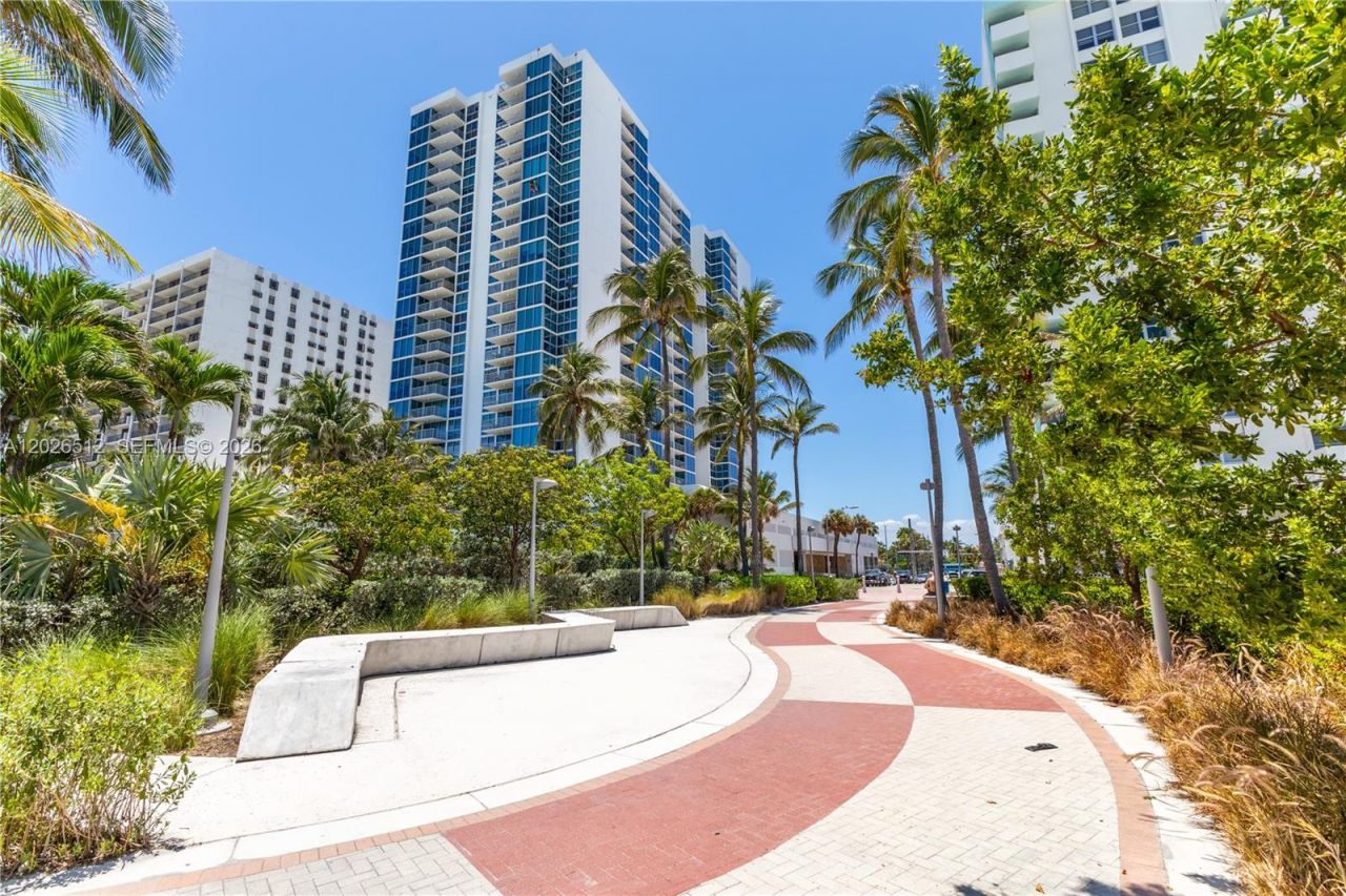 2655 Collins Ave , Unit 2308, Miami Beach, FL 33140 Photo