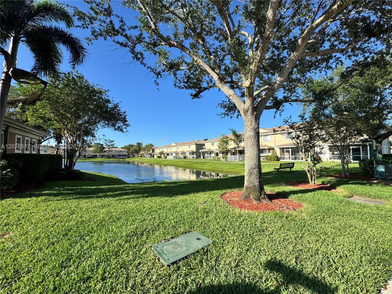5819 Hampton Hills Blvd, Tamarac, FL 33321 Photo