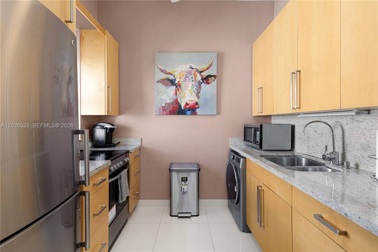 2421 Lake Pancoast Dr, Unit 3B, Miami Beach, FL 33140 Photo