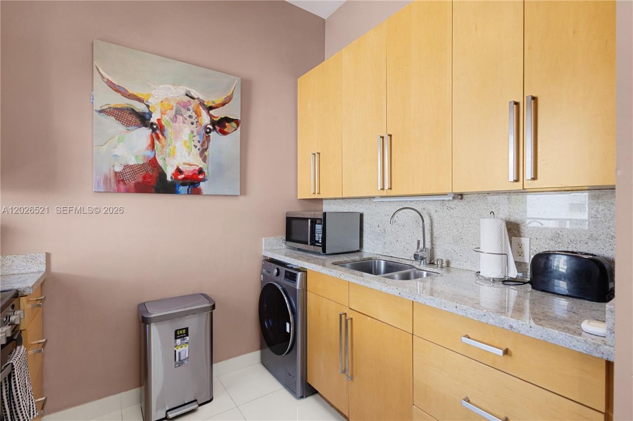 2421 Lake Pancoast Dr, Unit 3B, Miami Beach, FL 33140 Photo