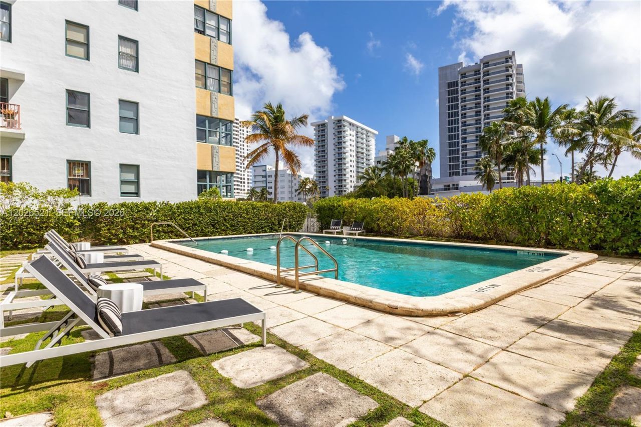 2421 Lake Pancoast Dr , Unit 3B, Miami Beach, FL 33140 Photo