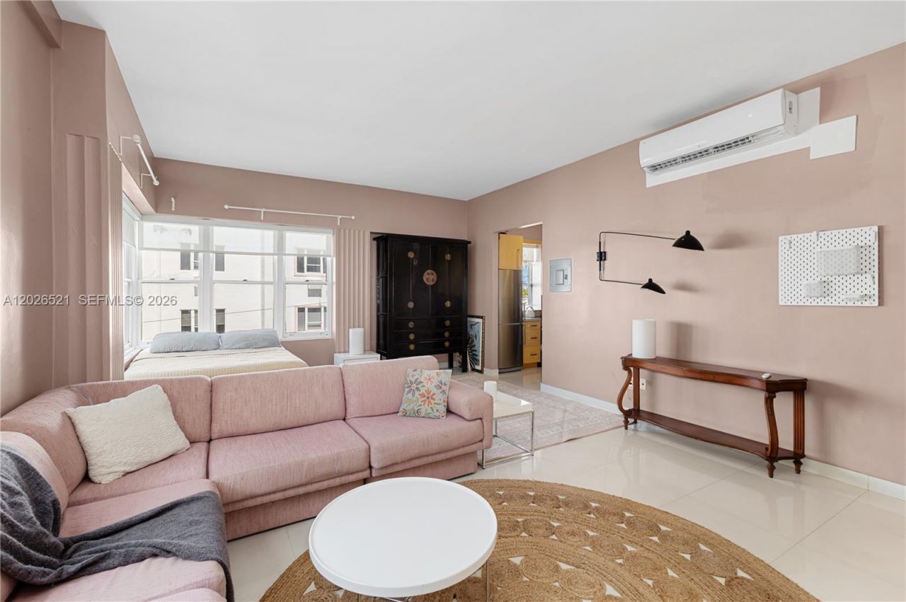 2421 Lake Pancoast Dr, Unit 3B, Miami Beach, FL 33140 Photo