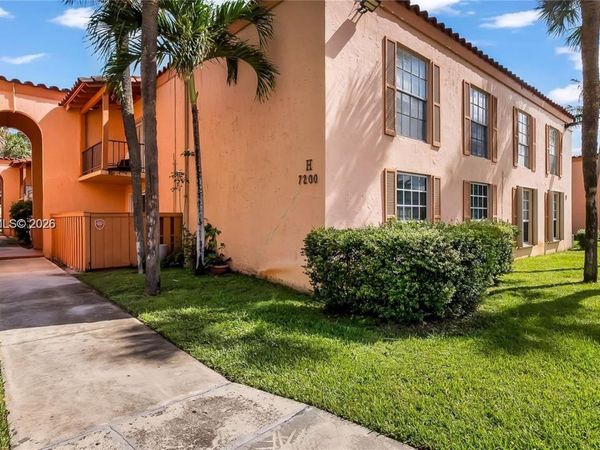 7200 Fairway Dr , Unit H12, Miami Lakes, FL 33014