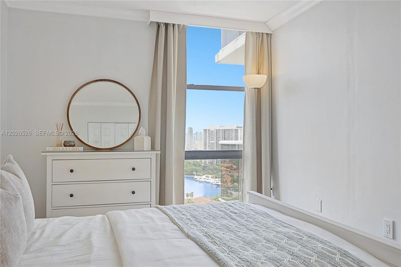 3625 N Country Club Dr , Unit 2610, Aventura, FL 33180 Photo