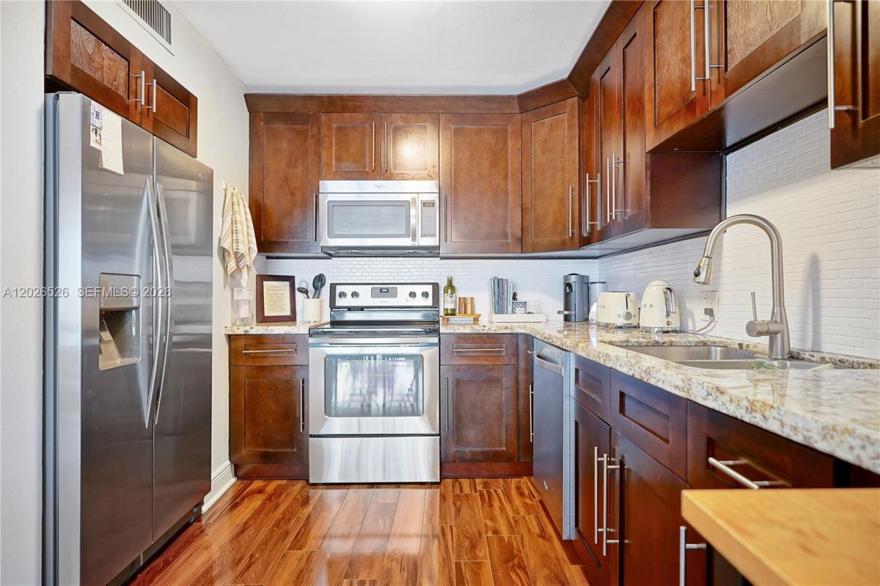3625 N Country Club Dr , Unit 2610, Aventura, FL 33180 Photo