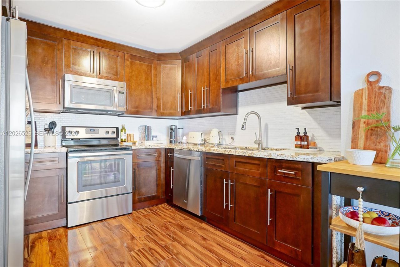 3625 N Country Club Dr , Unit 2610, Aventura, FL 33180 Photo