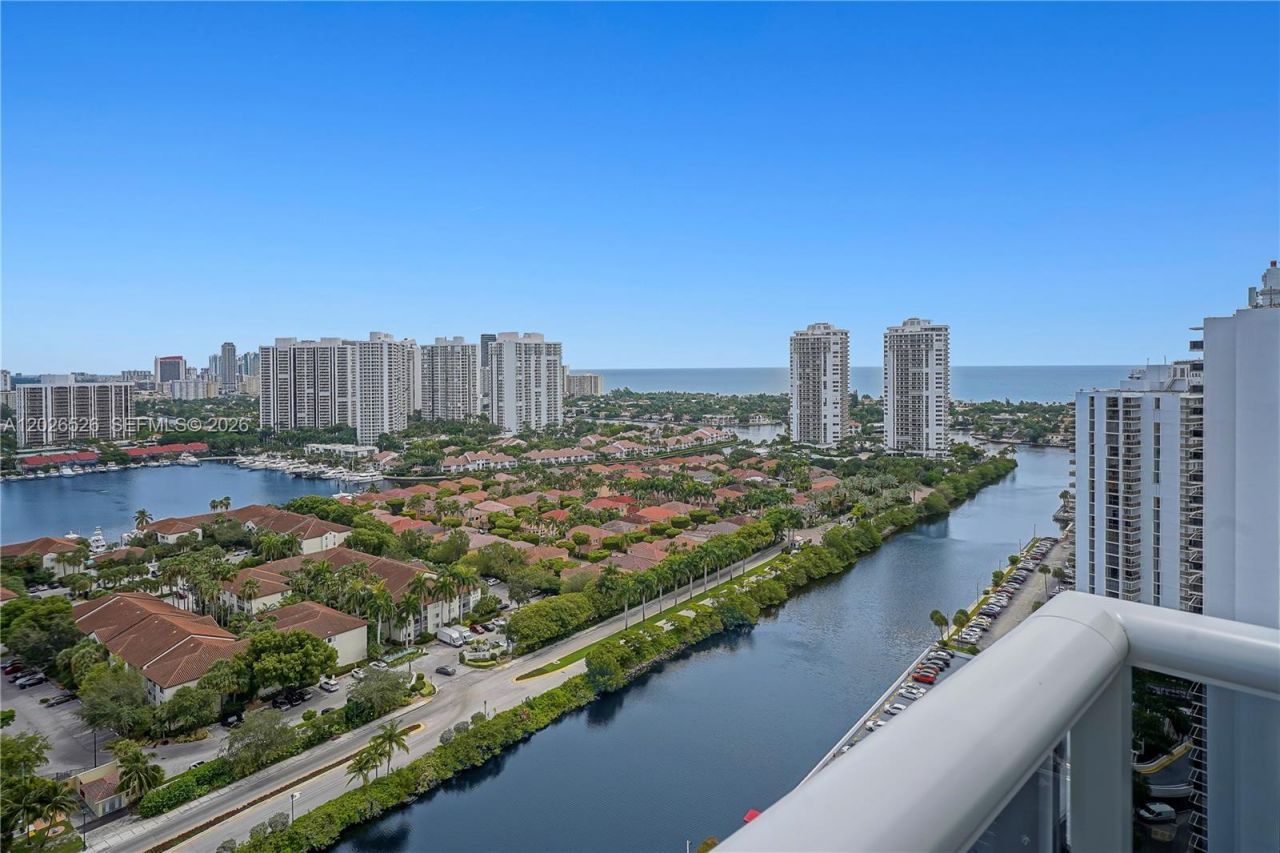 3625 N Country Club Dr , Unit 2610, Aventura, FL 33180 Photo