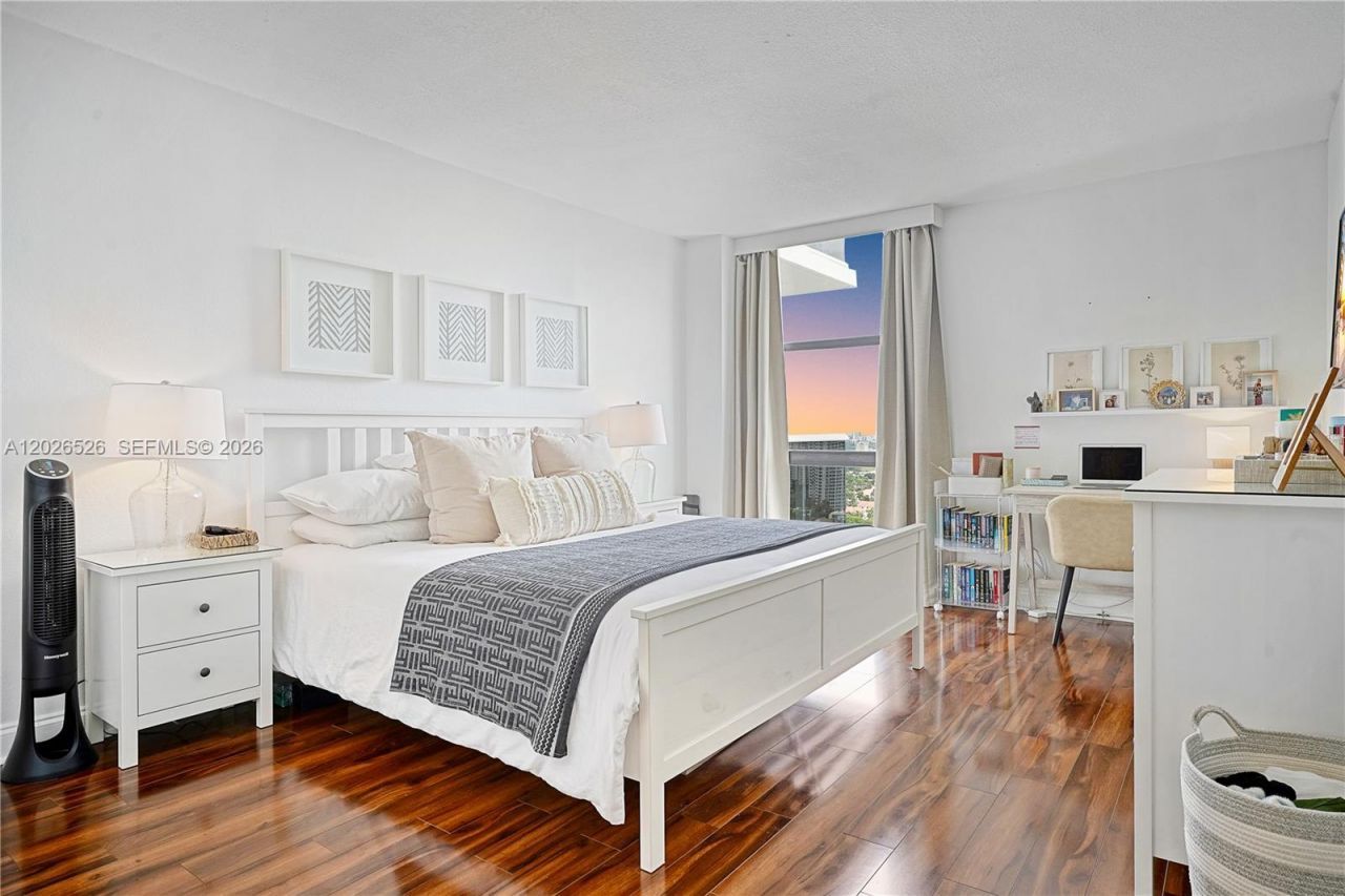 3625 N Country Club Dr , Unit 2610, Aventura, FL 33180 Photo