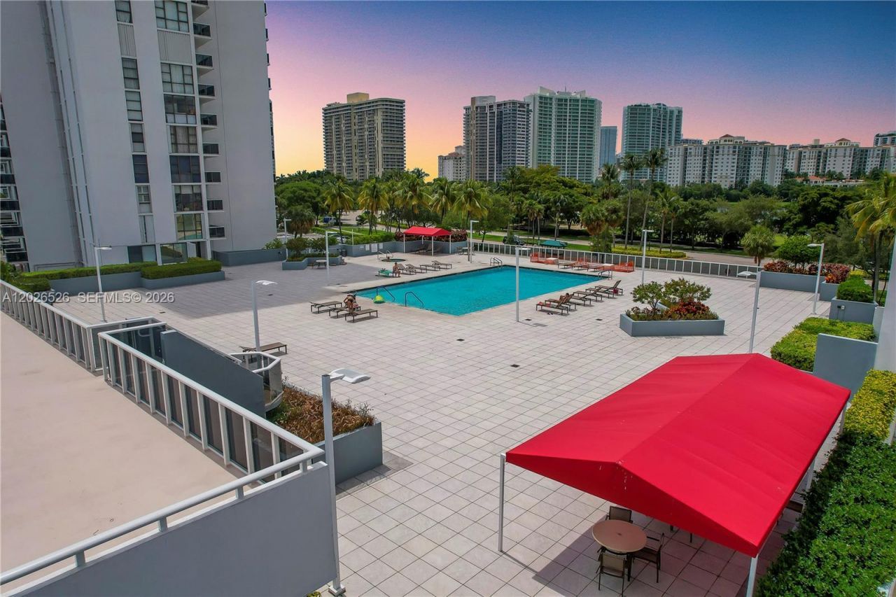 3625 N Country Club Dr , Unit 2610, Aventura, FL 33180 Photo