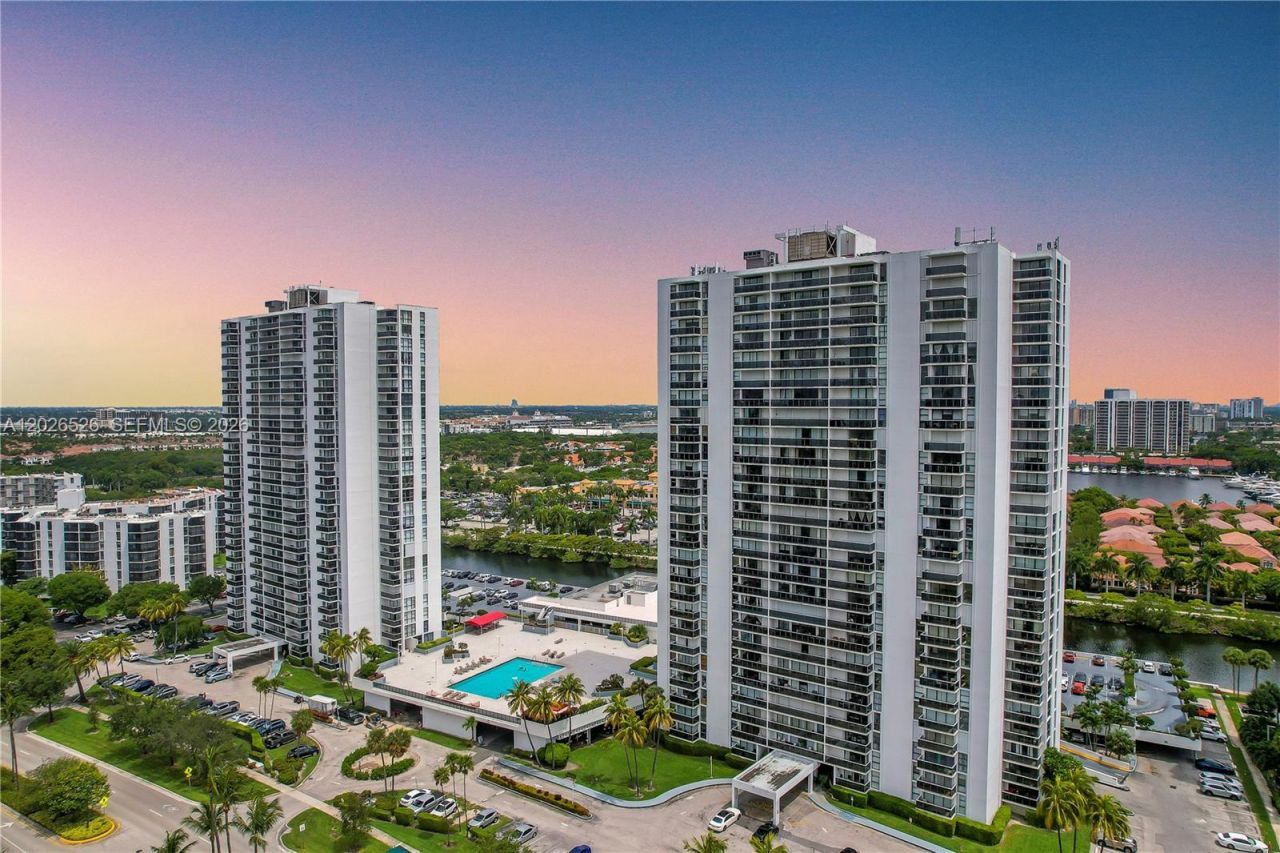 3625 N Country Club Dr , Unit 2610, Aventura, FL 33180 Photo