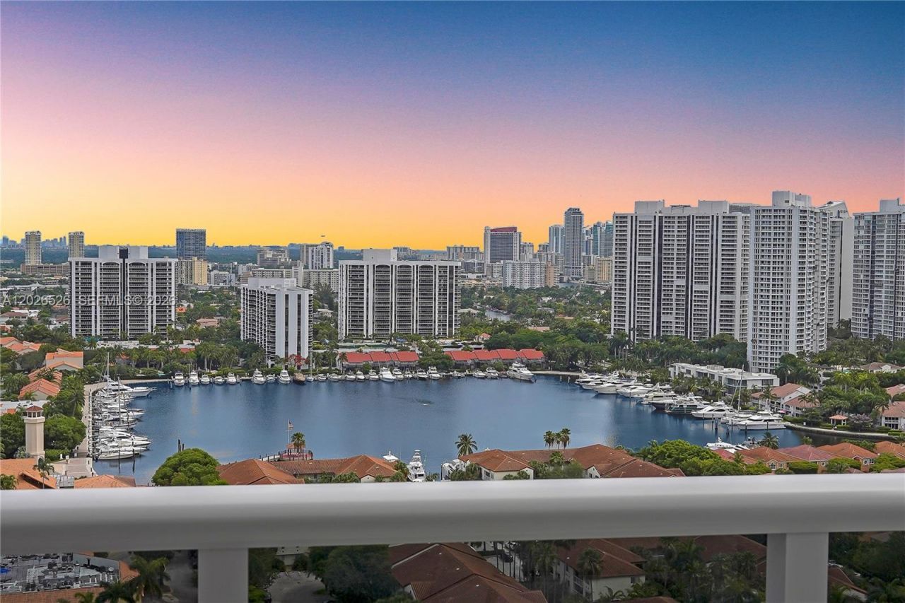 3625 N Country Club Dr , Unit 2610, Aventura, FL 33180 Photo