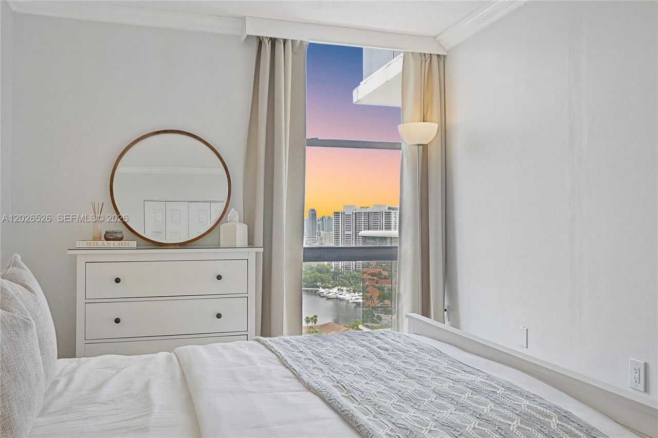 3625 N Country Club Dr , Unit 2610, Aventura, FL 33180 Photo