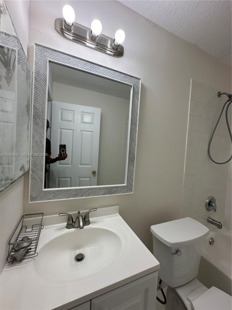 824 Summit Lake, West Palm Beach, FL 33406 Photo