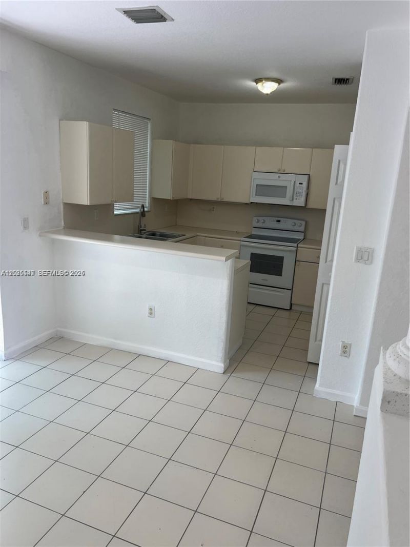 2910 SE 15th Rd , Unit 55, Homestead, FL 33035 Photo