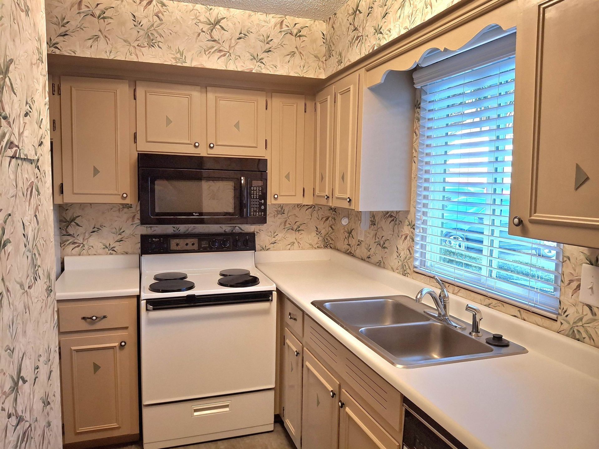 928 Villa Dr.  Photo 13