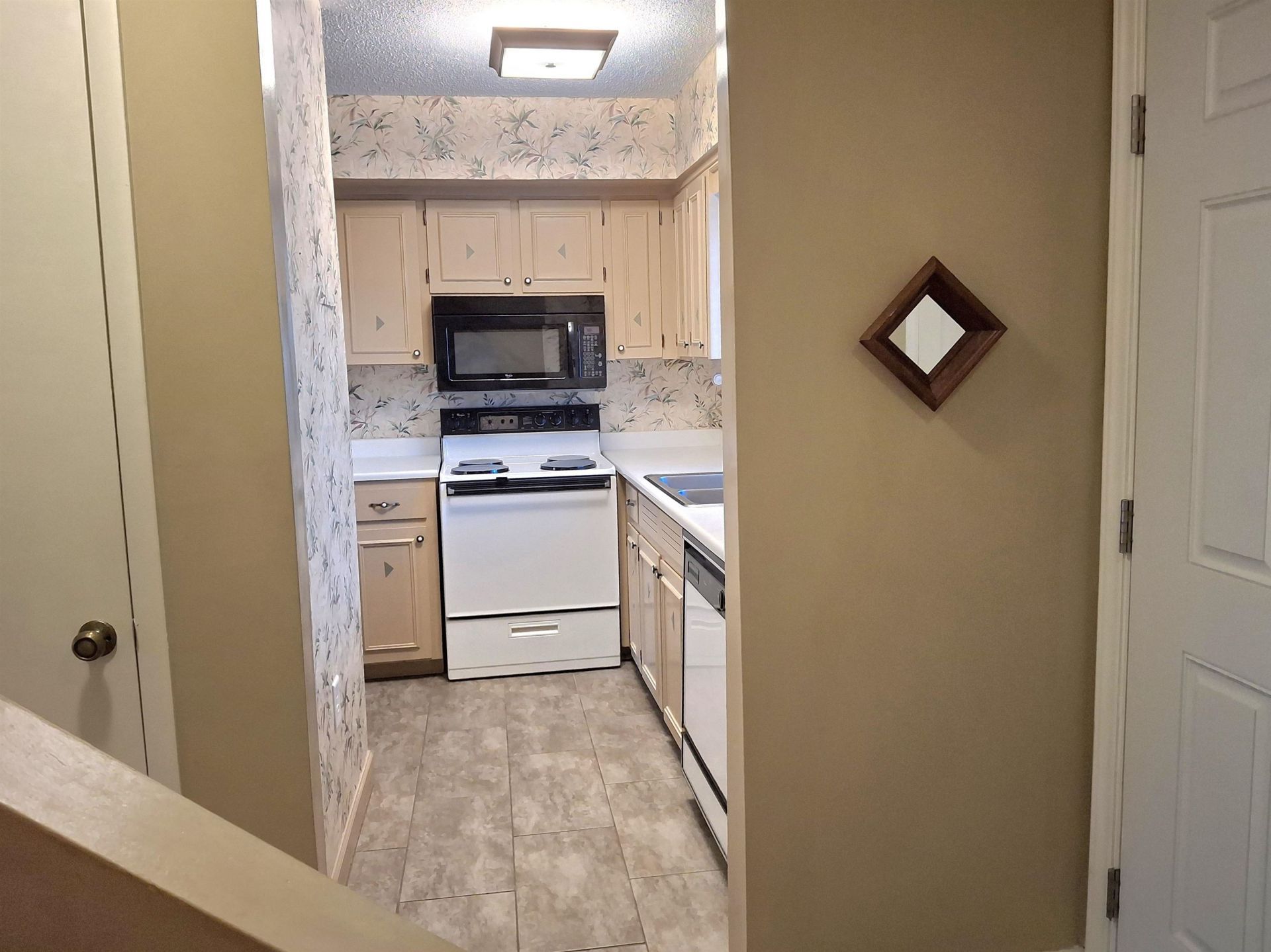 928 Villa Dr.  Photo 14
