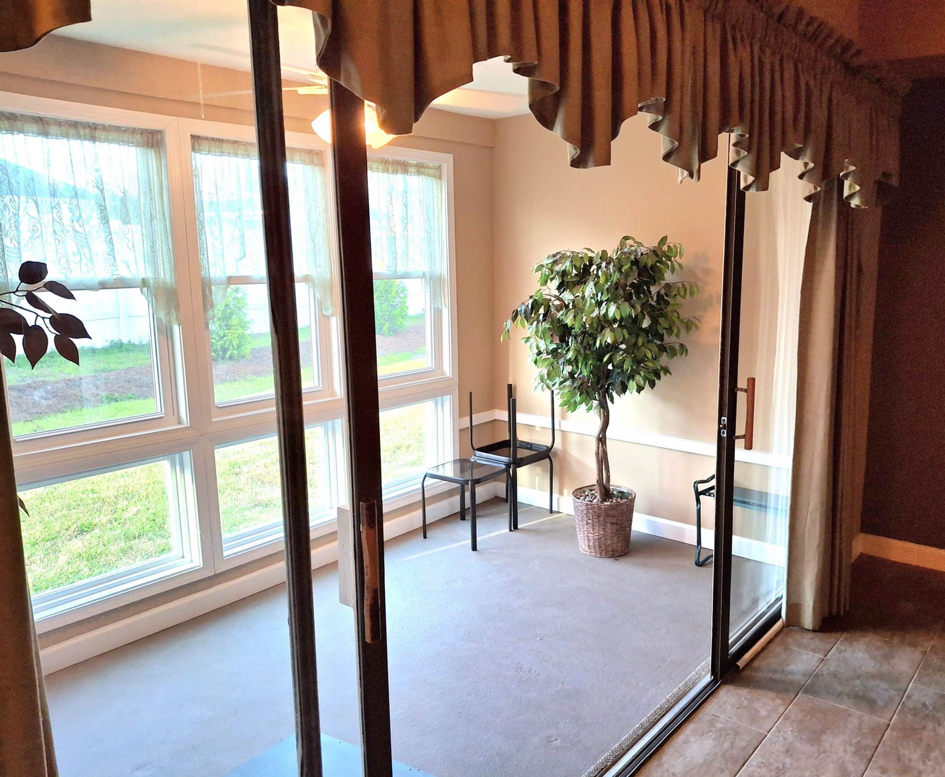 928 Villa Dr. Photo 16