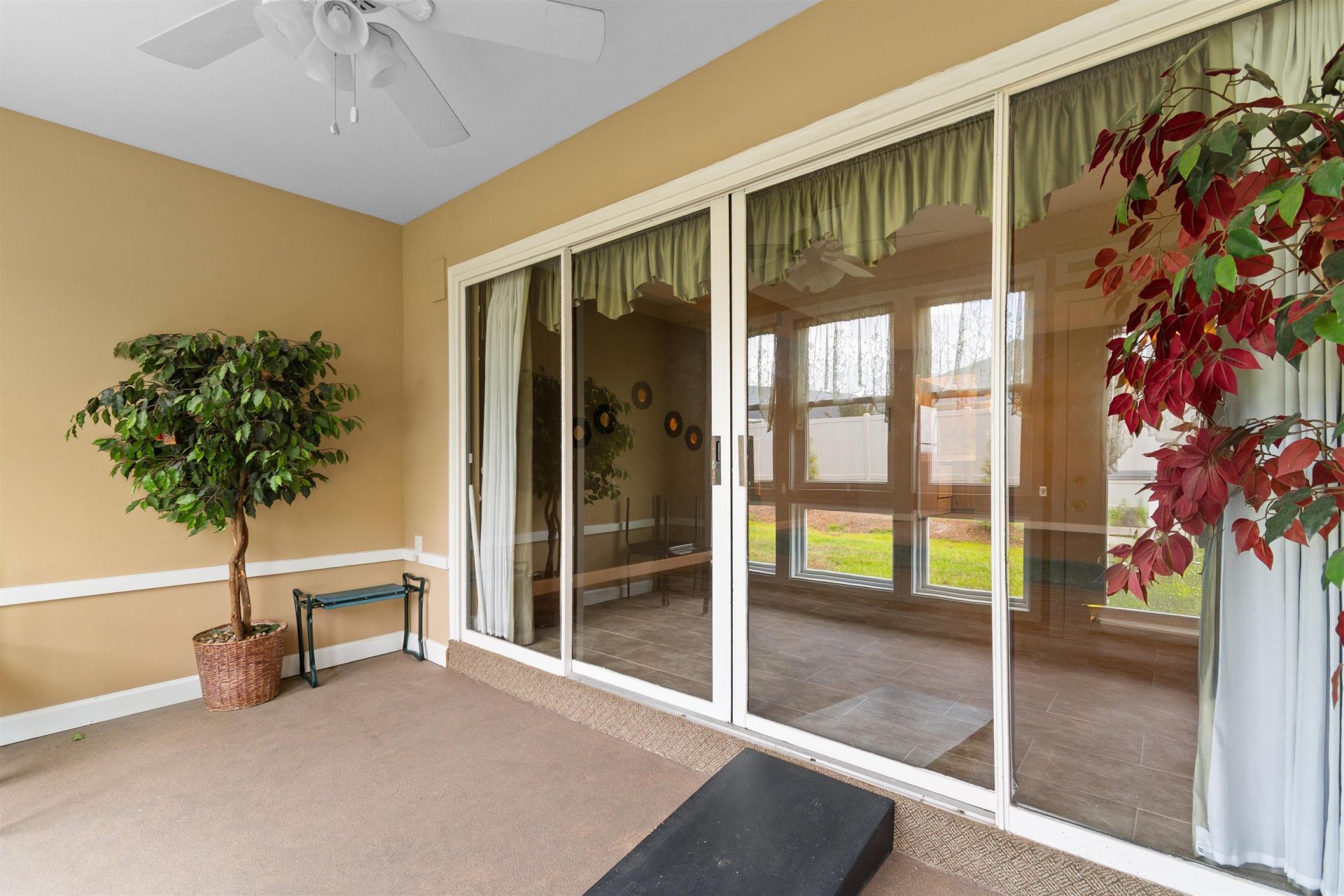 928 Villa Dr. Photo 18
