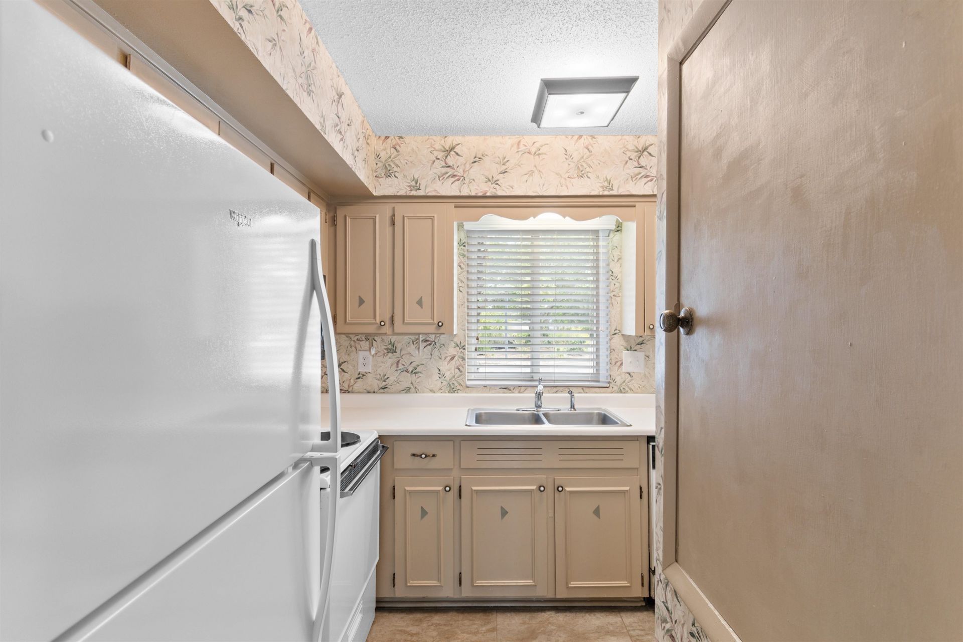 928 Villa Dr. Photo 19