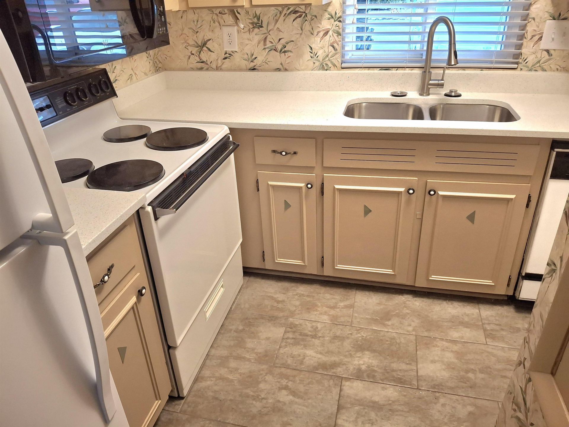 928 Villa Dr. Photo 21