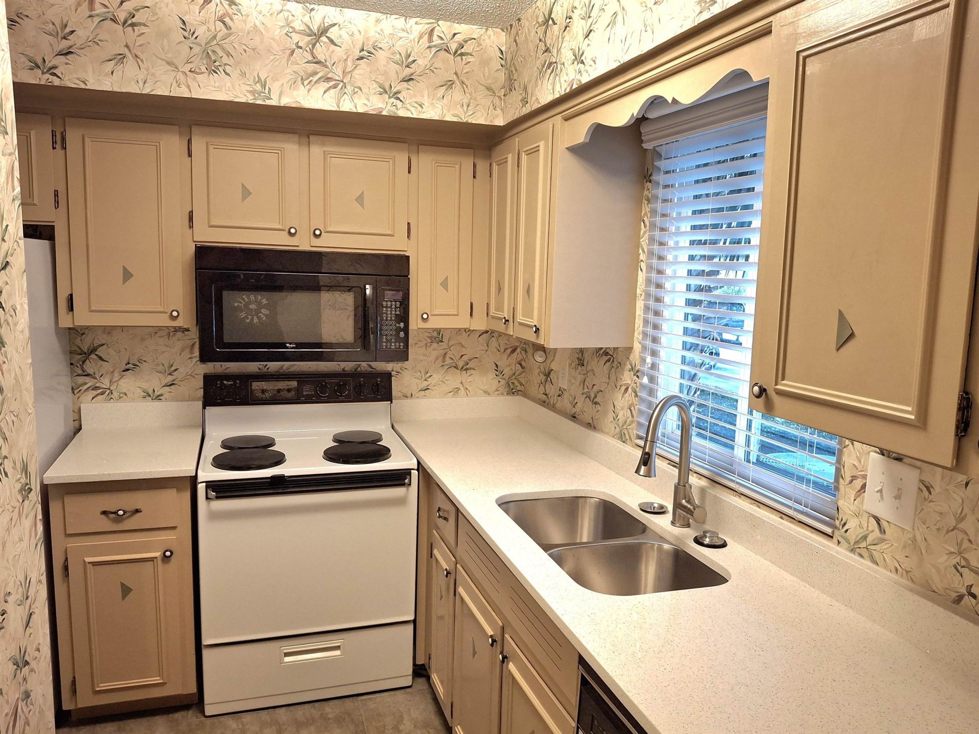 928 Villa Dr. Photo 23