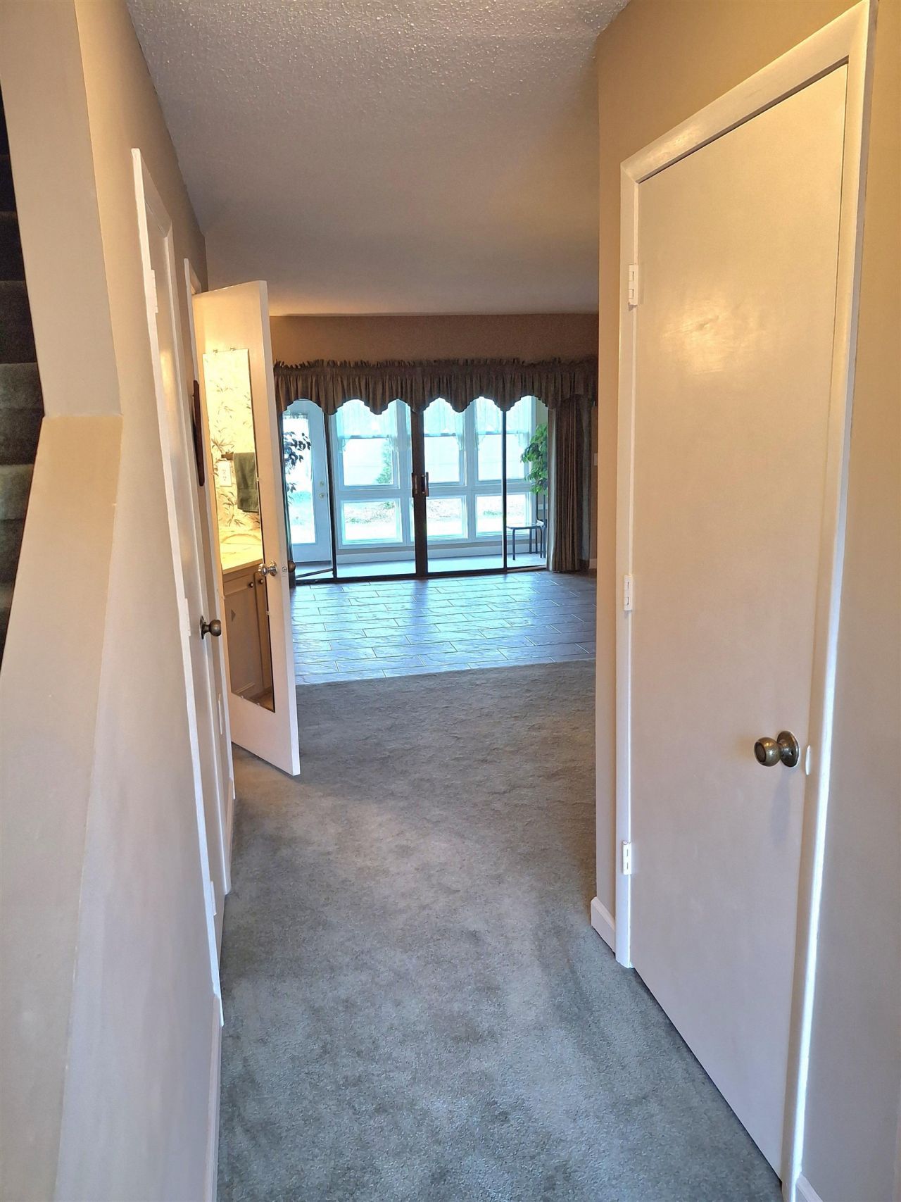 928 Villa Dr. Photo 36