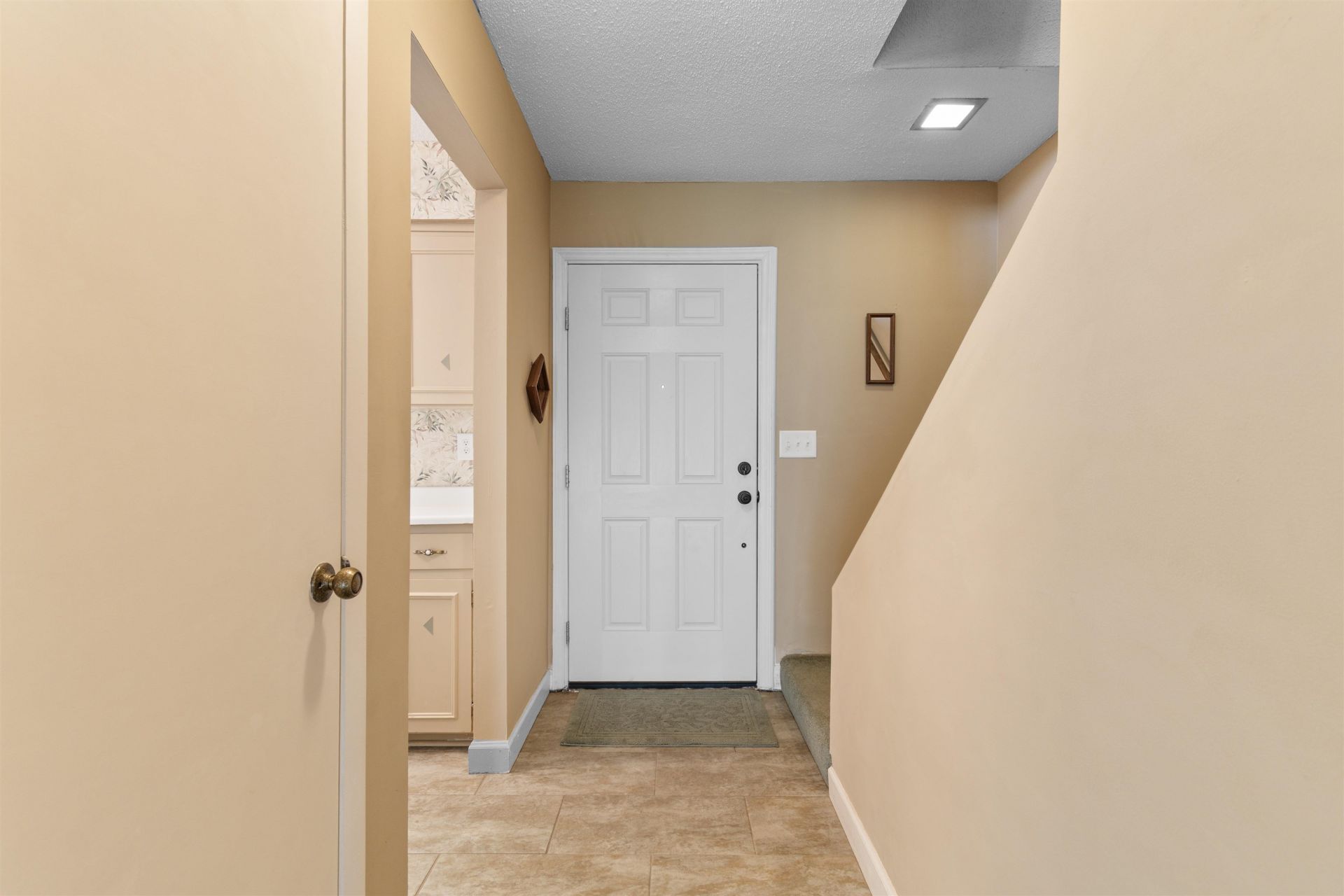 928 Villa Dr. Photo 38