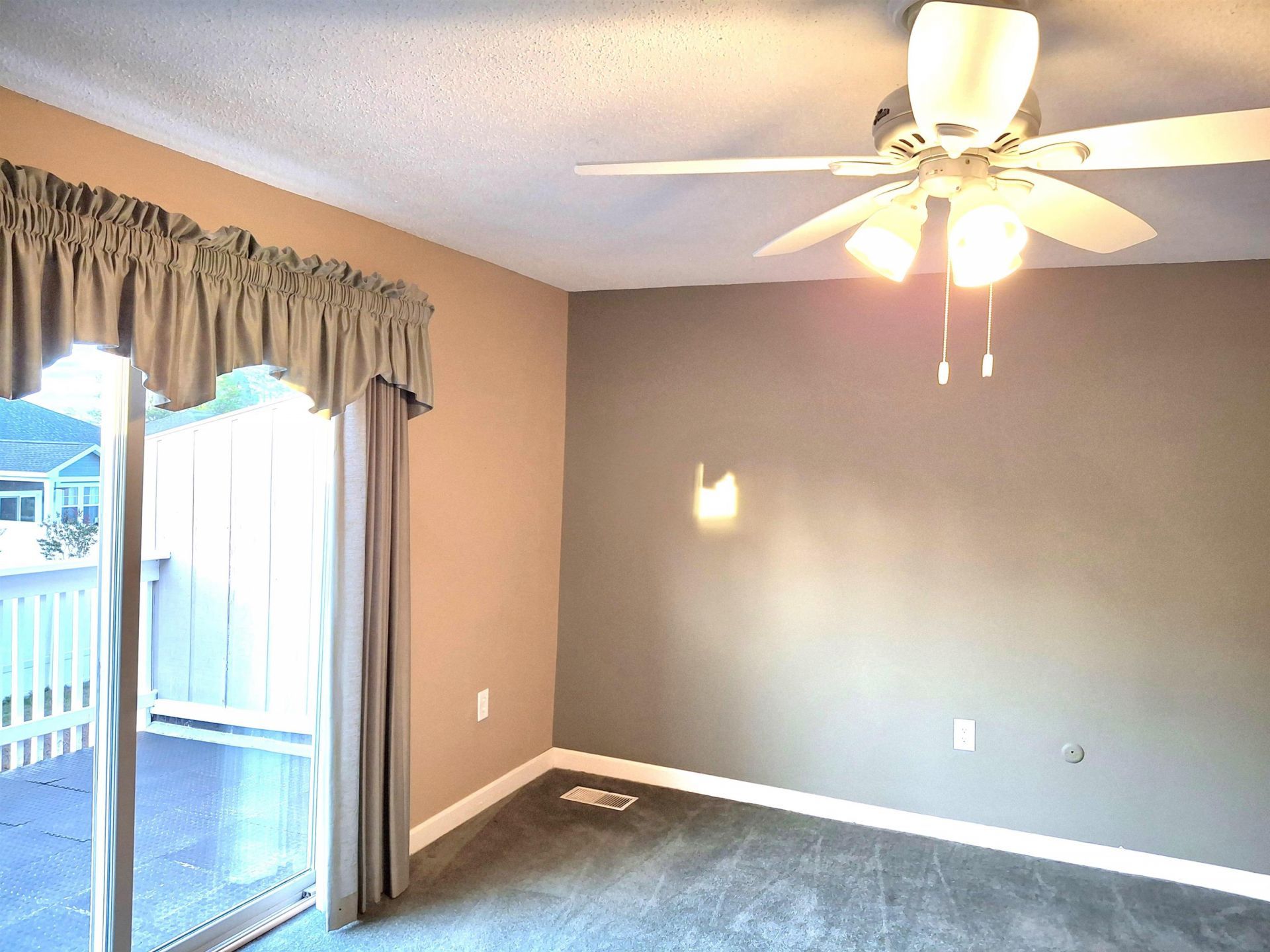 928 Villa Dr. Photo 43