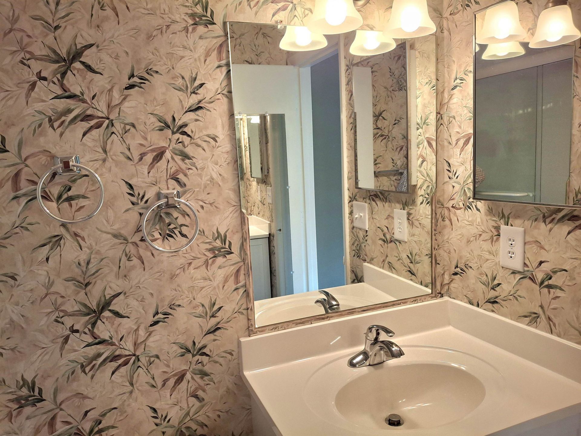 928 Villa Dr.  Photo 44