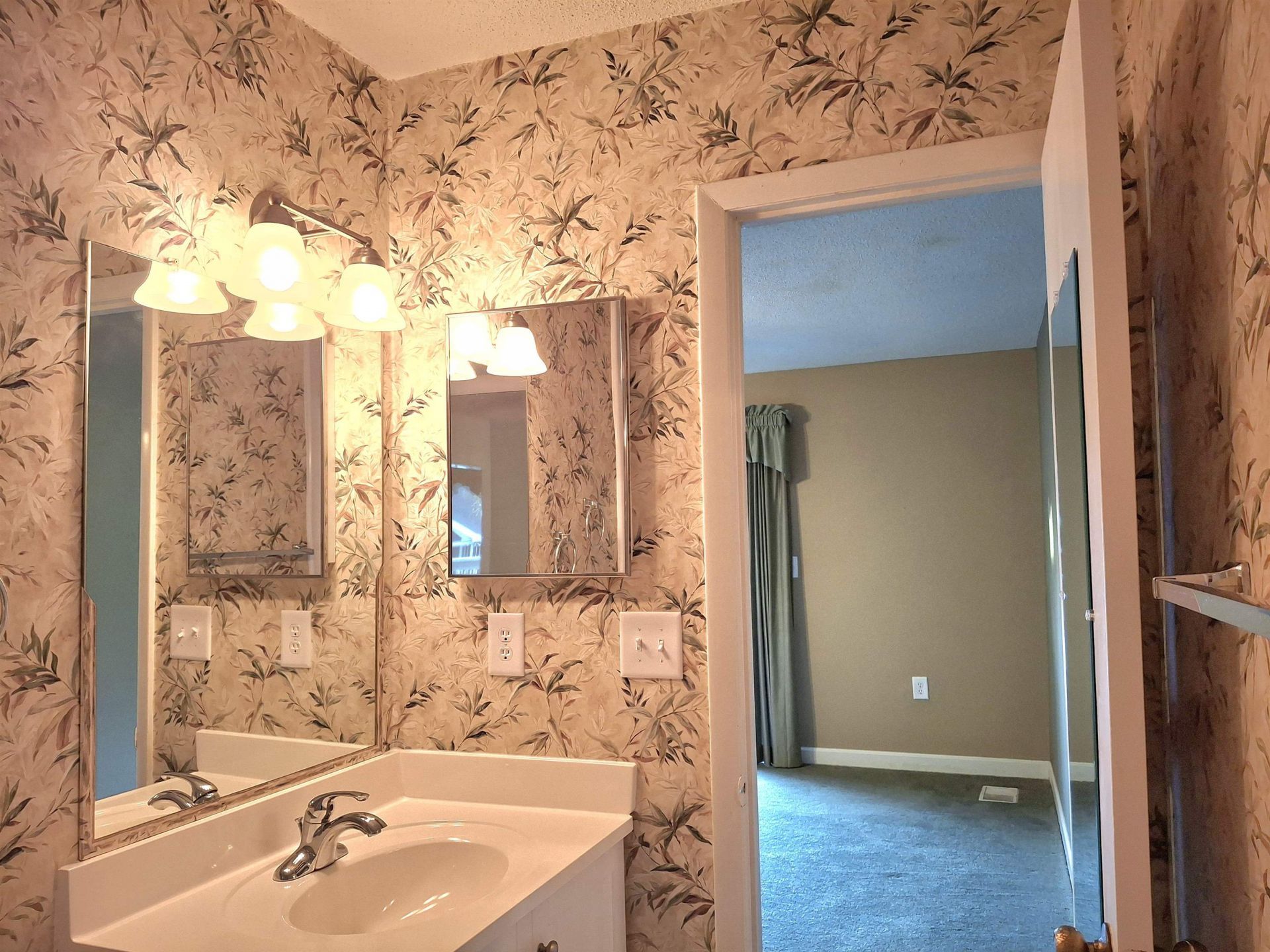 928 Villa Dr. Photo 51