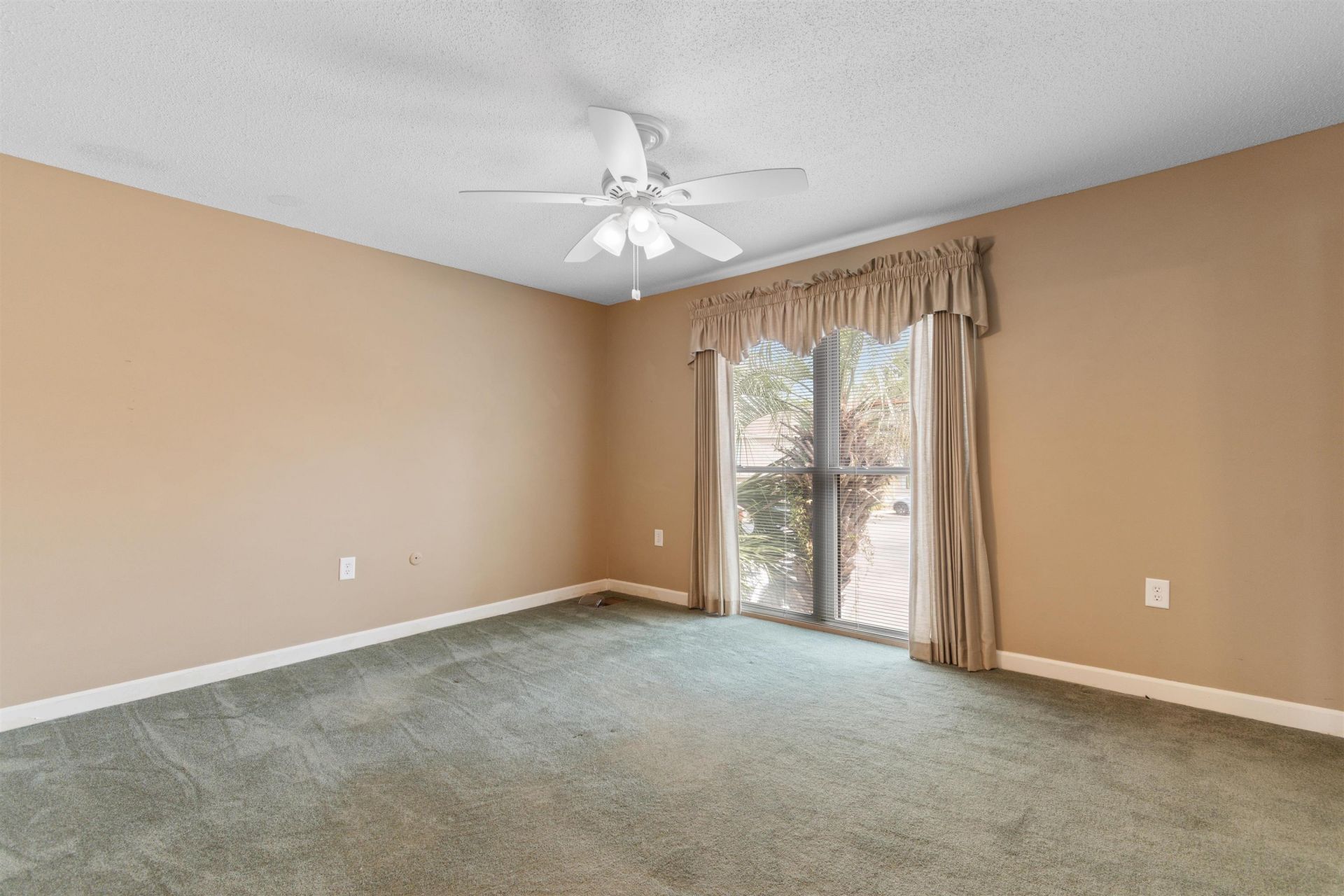 928 Villa Dr. Photo 55