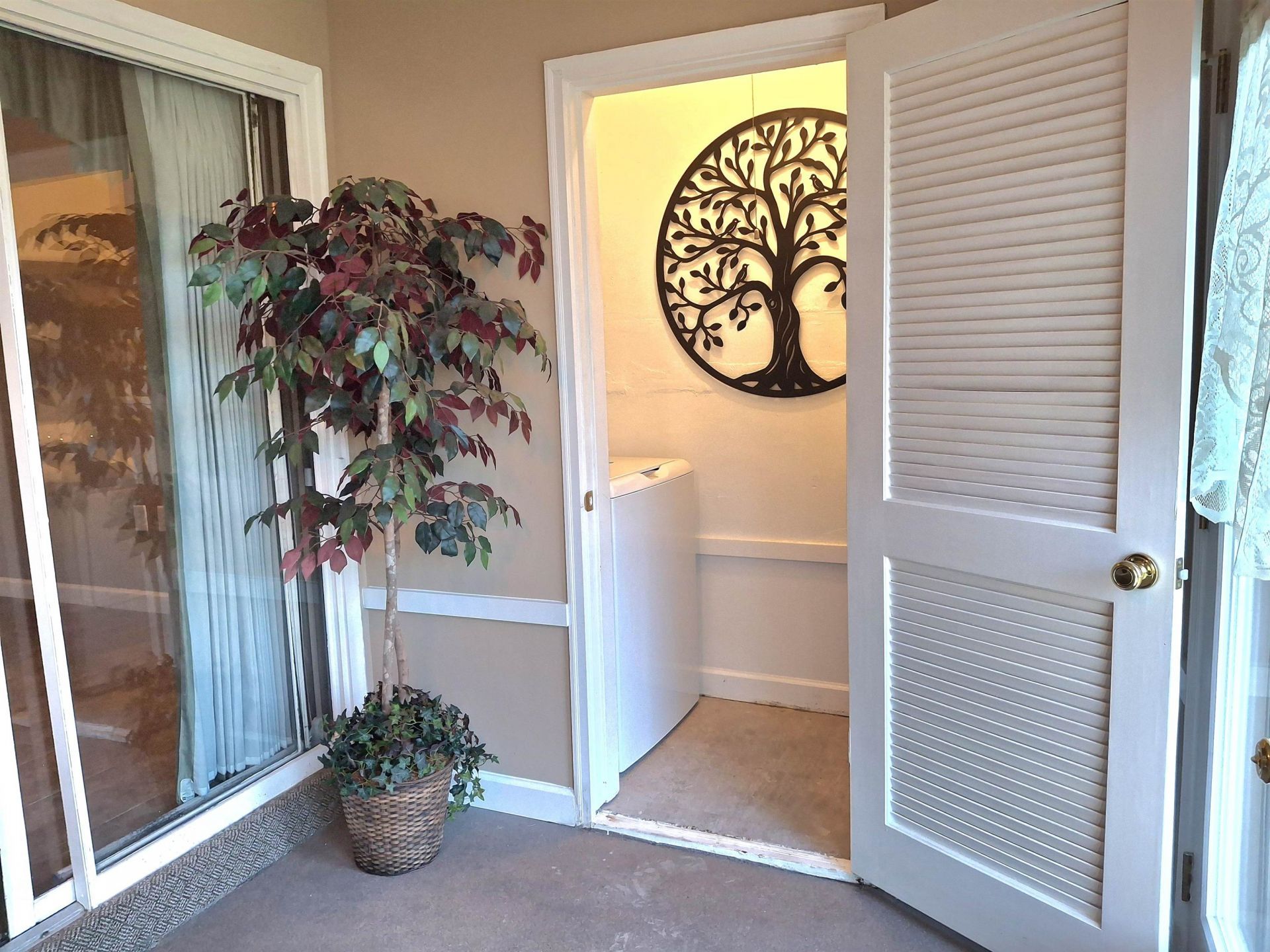 928 Villa Dr. Photo 70