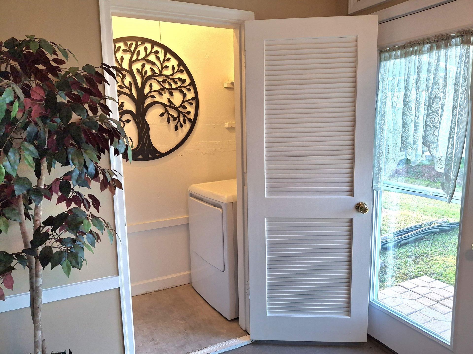 928 Villa Dr. Photo 71