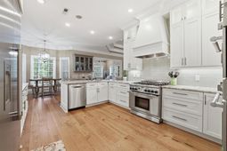 681 Reserve Dr.  photo 4